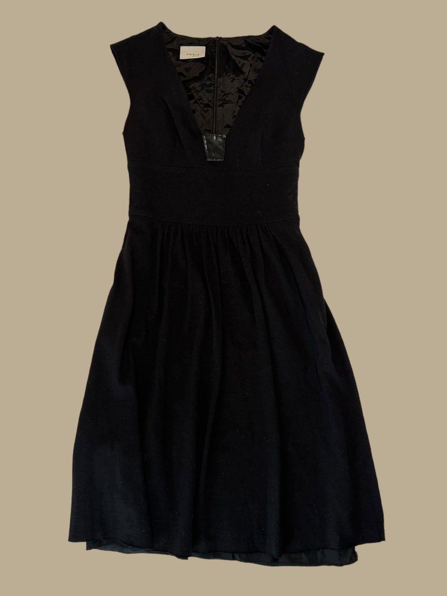 AKRIS PUNTO black wool dress size small