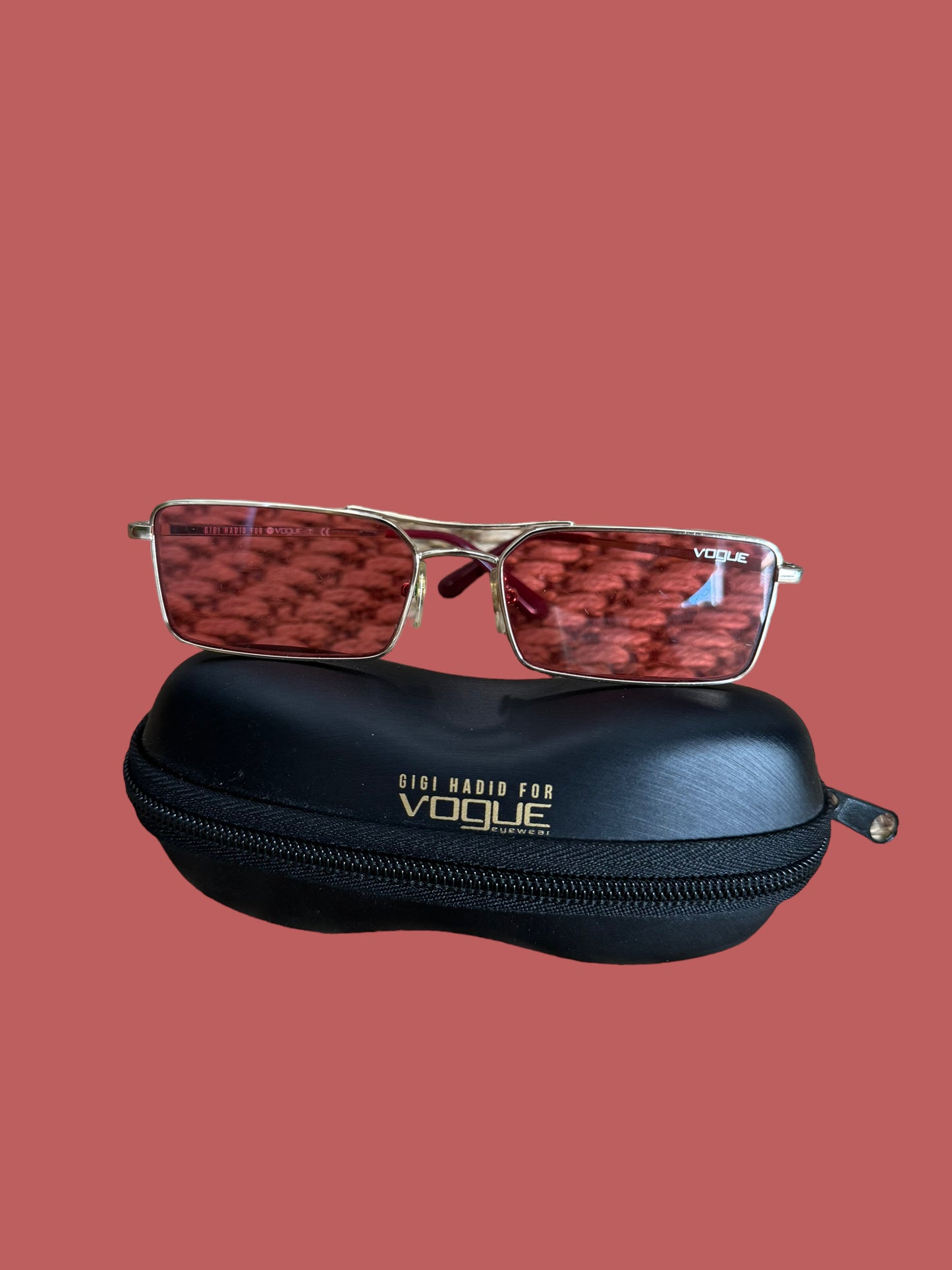 GIGI HADID X VOGUE sunglasses
